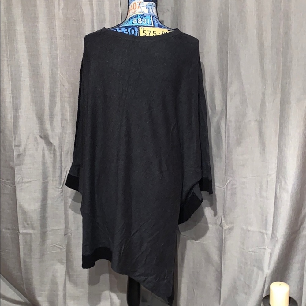 Simply Vera VeraWang asymmetrical poncho - Picture 5 of 8